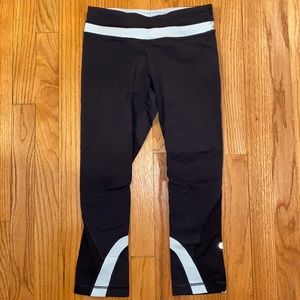 Lululemon Black & Blue Inspire Crop Sz 4